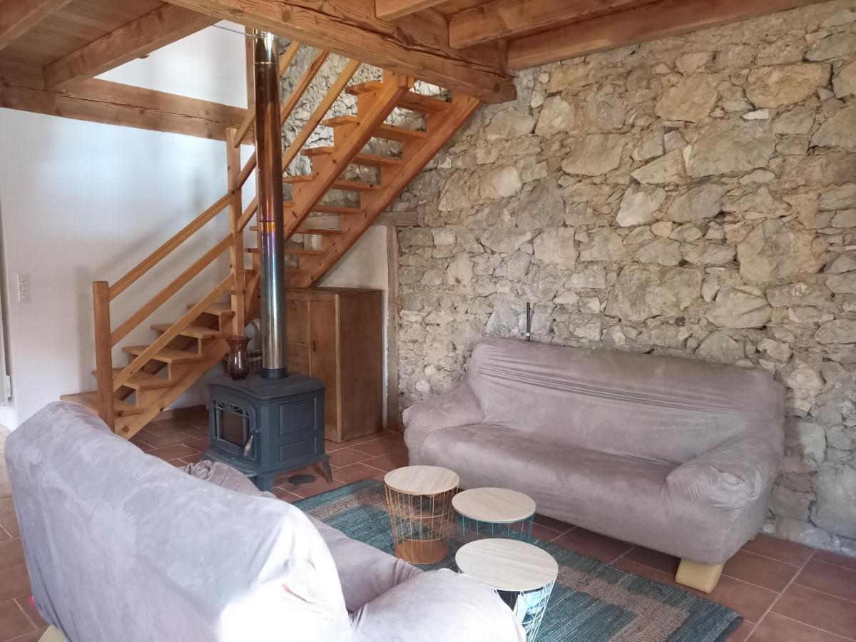 La Pensee Sauvage, Accueil, Partage Et Ressourcement A La Ferme Rimont Exterior photo